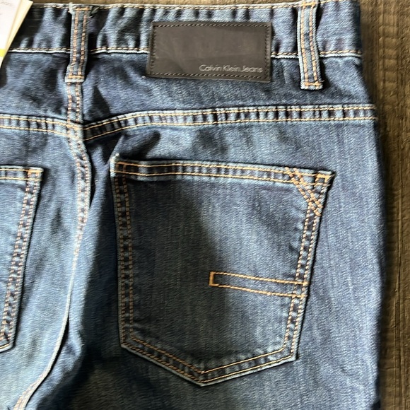 Calvin Klein men’s dark blue jeans, straight cut W30xL32 - Picture 9 of 13
